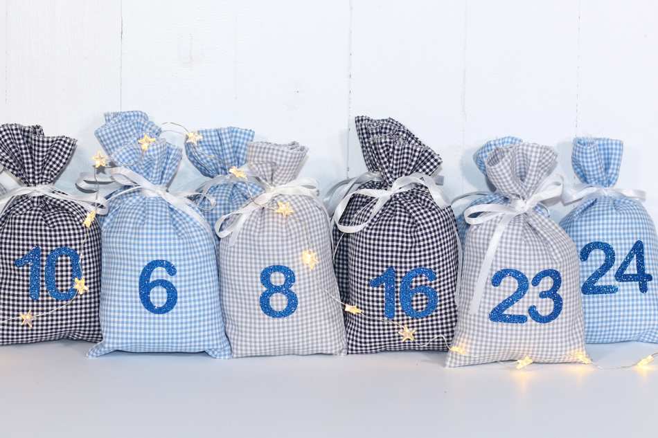 Adventskalender Säckchen aus Stoff - mit Glitzer-Zahlen