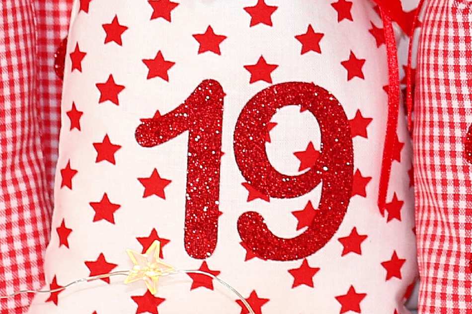 adventskalender stoffbeutel rot mit glitzer-Zahlen