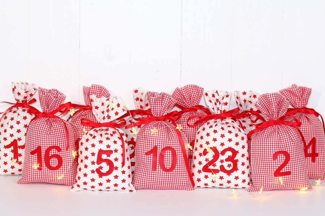 Adventskalender rot weiss